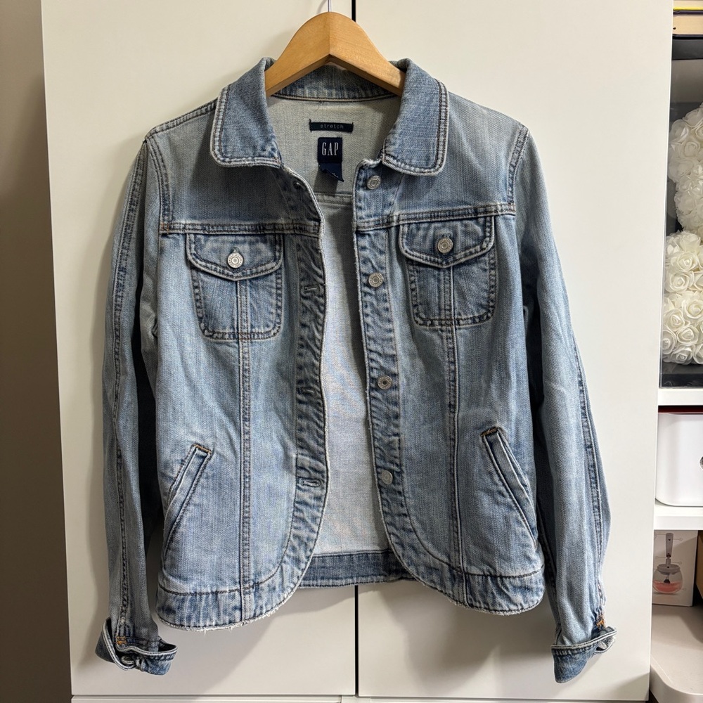 GAP Women's Classic Blue Jean Jacket